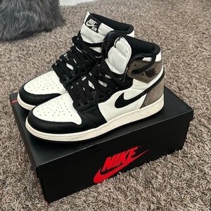 NIKE JORDAN 1 MOCHAS